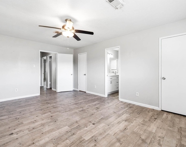 14315 Swanfield Drive - Photo Thumbnail 17