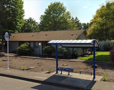 900 N Douglas Ave - Photo Thumbnail 5