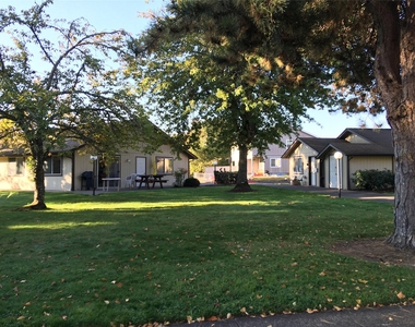 900 N Douglas Ave - Photo Thumbnail 11