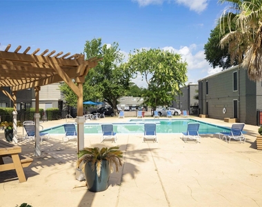 1370 Afton Street - Photo Thumbnail 3