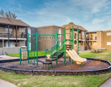 1370 Afton Street - Photo Thumbnail 4