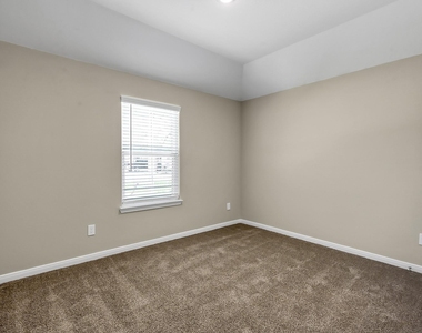 811 Jefferson Avenue - Photo Thumbnail 12