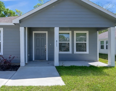 811 Jefferson Avenue - Photo Thumbnail 4