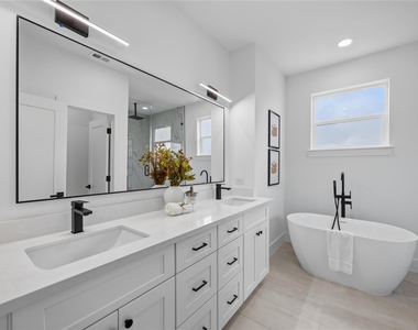 2010 Yates Street - Photo Thumbnail 38