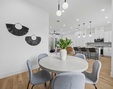 2010 Yates Street - Photo Thumbnail 17