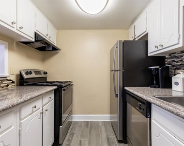 9407 Westheimer Road - Photo Thumbnail 3