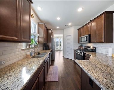 18106 Alora Spring Trace - Photo Thumbnail 5