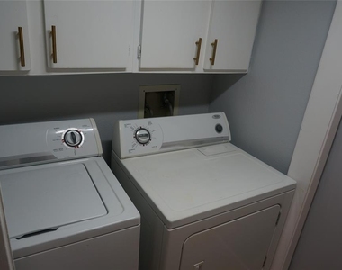 8427 Hearth Dr - Photo Thumbnail 10