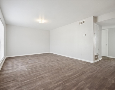 1716 Crownover Road - Photo Thumbnail 3