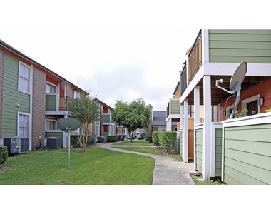 2431 Cypress Creek Parkway - Photo Thumbnail 1