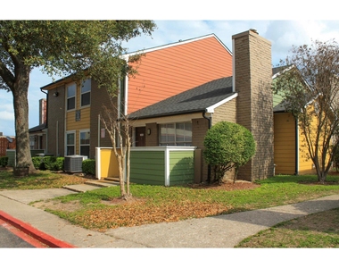 2431 Cypress Creek Parkway - Photo Thumbnail 3