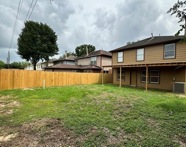 6910 Bayou Crest Drive - Photo Thumbnail 17