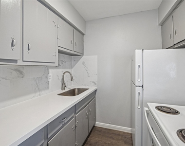 1716 Crownover Road - Photo Thumbnail 6