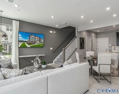 202 Brattice Dr - Photo Thumbnail 4