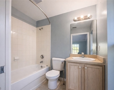 609/611 Hawthorne Avenue S - Photo Thumbnail 1