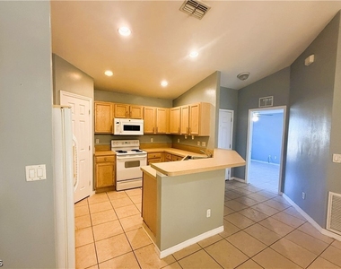 609/611 Hawthorne Avenue S - Photo Thumbnail 11