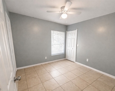 609/611 Hawthorne Avenue S - Photo Thumbnail 5