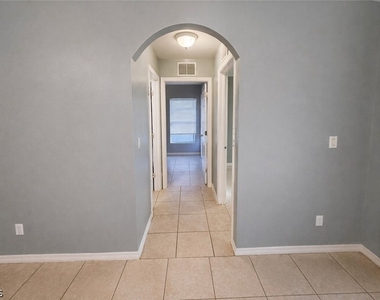 609/611 Hawthorne Avenue S - Photo Thumbnail 15