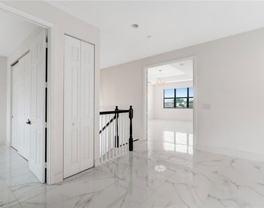 11604 Meadowrun Circle - Photo Thumbnail 18