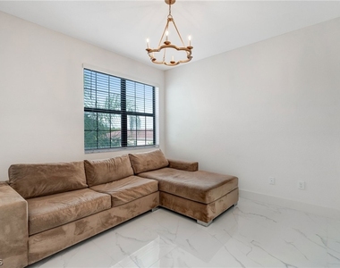 11604 Meadowrun Circle - Photo Thumbnail 47