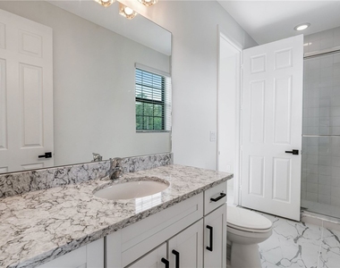 11604 Meadowrun Circle - Photo Thumbnail 32