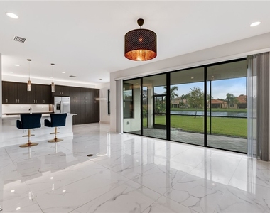 11604 Meadowrun Circle - Photo Thumbnail 9