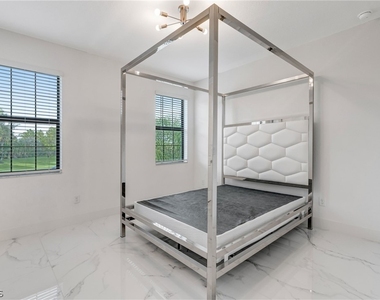11604 Meadowrun Circle - Photo Thumbnail 33