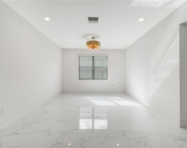 11604 Meadowrun Circle - Photo Thumbnail 20