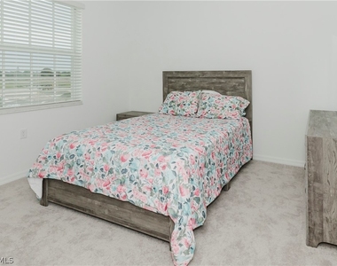 18461 Copperhead Court N - Photo Thumbnail 22