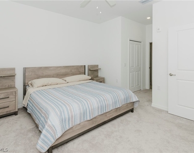 18461 Copperhead Court N - Photo Thumbnail 12