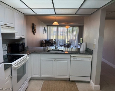 1085 Forest Lakes Drive - Photo Thumbnail 5