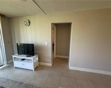 1085 Forest Lakes Drive - Photo Thumbnail 13