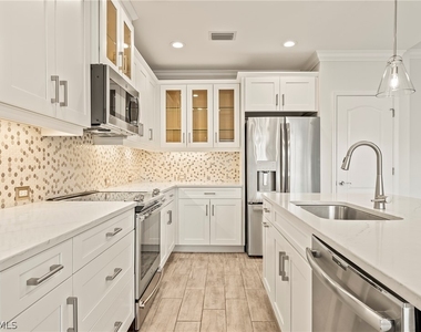 6954 Avalon Circle - Photo Thumbnail 3