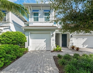 6954 Avalon Circle - Photo Thumbnail 11
