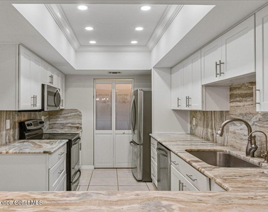 6165 S Mirror Lake Drive - Photo Thumbnail 9