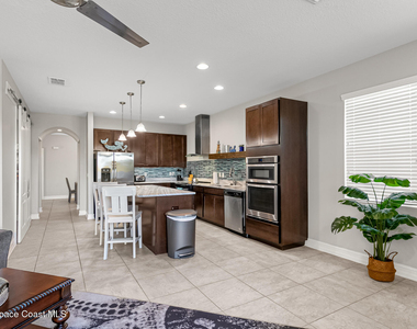 144 Mediterranean Way - Photo Thumbnail 18
