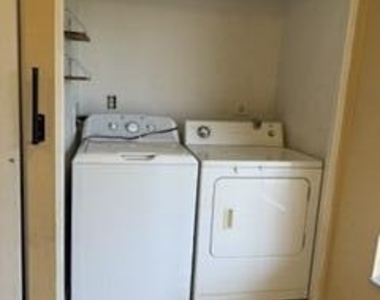 1527 Schoolhouse Street - Photo Thumbnail 4