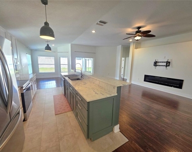 730 Straw Lake Drive - Photo Thumbnail 12