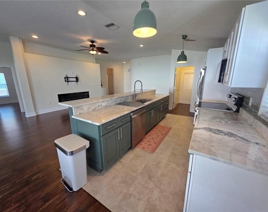 730 Straw Lake Drive - Photo Thumbnail 2