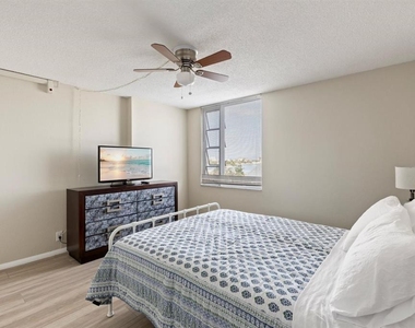 255 Dolphin Point - Photo Thumbnail 12