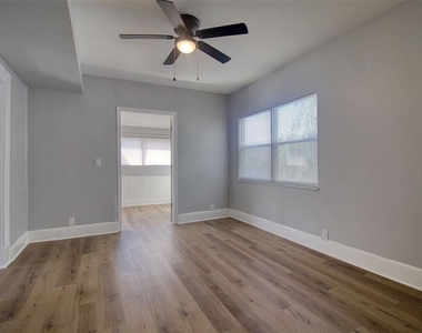 675 16th Avenue S - Photo Thumbnail 9