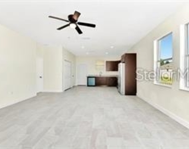 285 N Kentucky Avenue - Photo Thumbnail 3