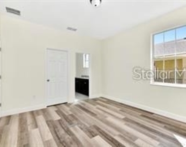285 N Kentucky Avenue - Photo Thumbnail 8