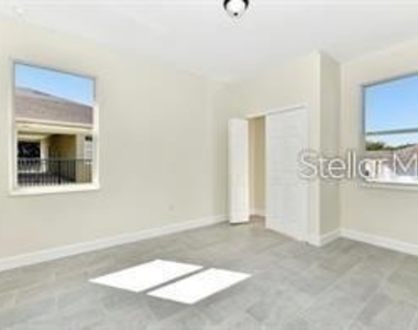 285 N Kentucky Avenue - Photo Thumbnail 15
