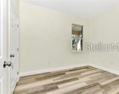 285 N Kentucky Avenue - Photo Thumbnail 11