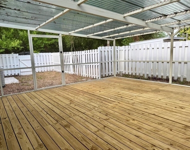 2419 Wells Avenue - Photo Thumbnail 6