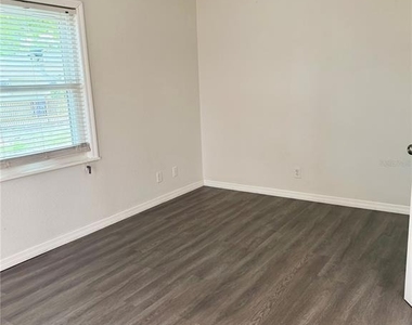 2419 Wells Avenue - Photo Thumbnail 9