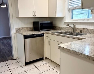 2419 Wells Avenue - Photo Thumbnail 8