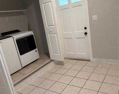 2419 Wells Avenue - Photo Thumbnail 3