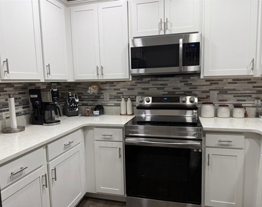 1046 Tropea Lane - Photo Thumbnail 14